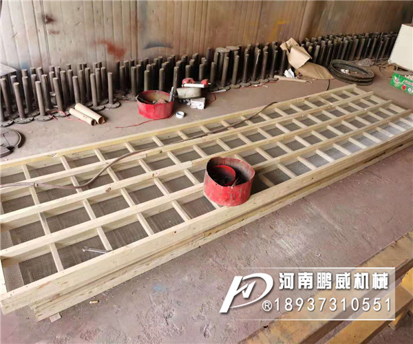 大中小颗粒直线筛分机每层筛网跟换有什么要注意的？